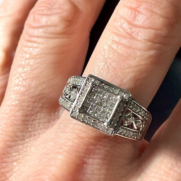 SJ 925 Square Princess Cut Diamond Ring - Picture 10 of 11